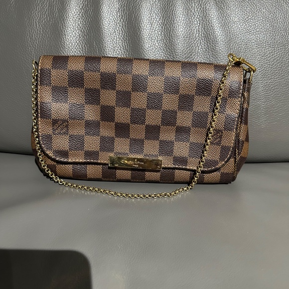 Louis Vuitton Favorite PM - Picture 12 of 14